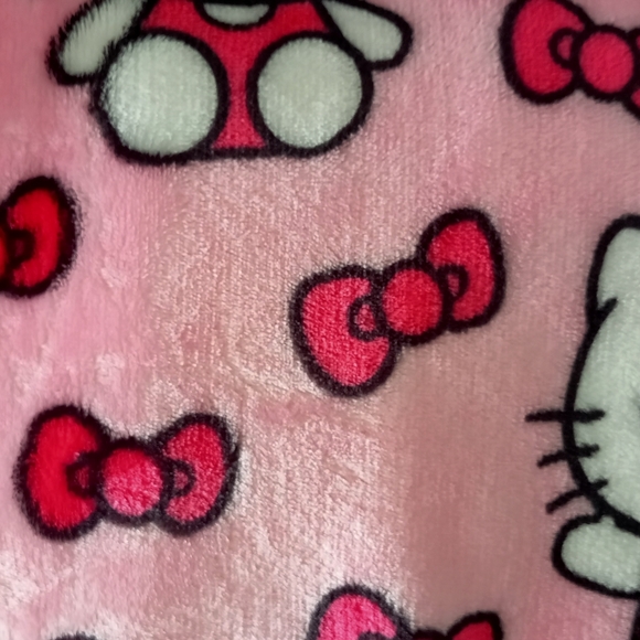 Hello kitty blanket - Picture 4 of 4